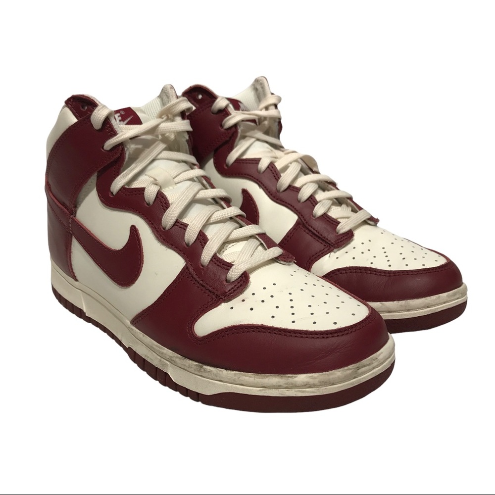Nike dunk sail team red